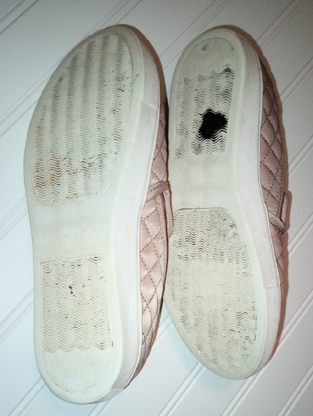 Steve Madden Quilted Slip-On Sneakers in Pale Pink / Size 9 - Picture 4 of 7